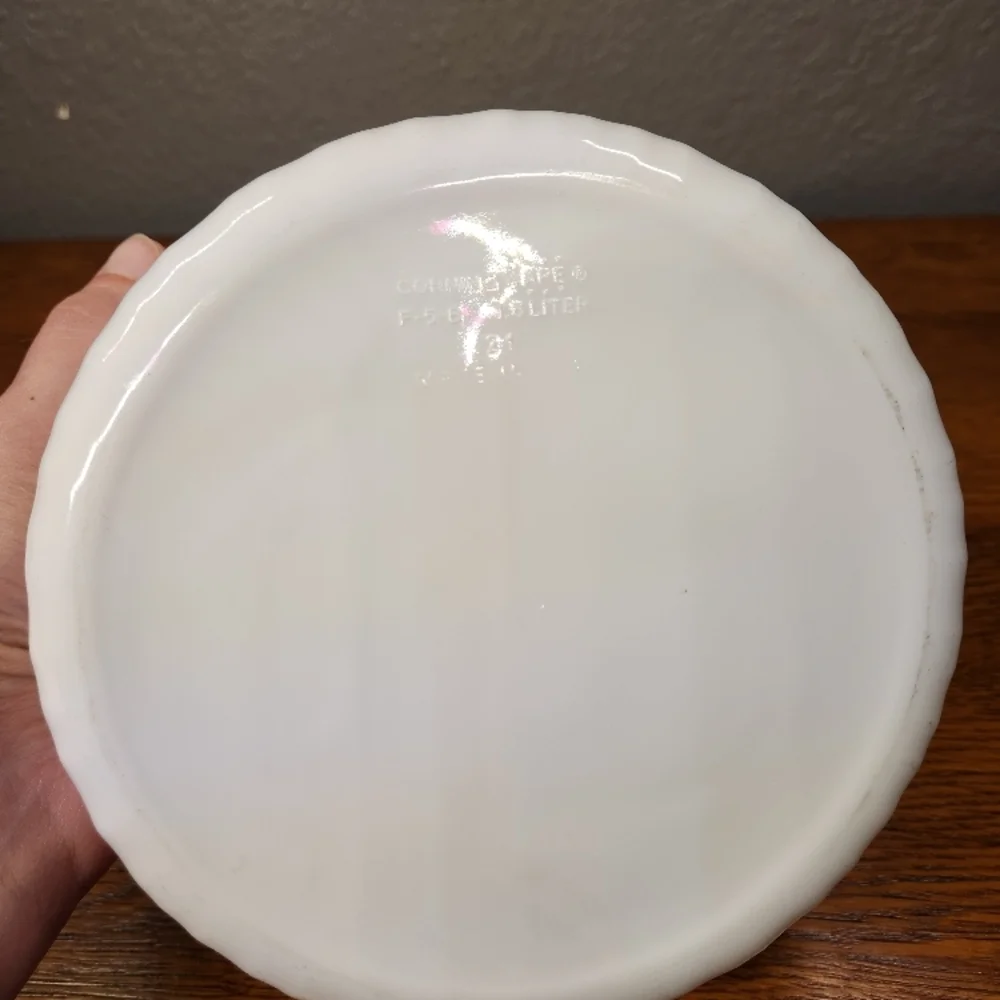Corningware French White covered casserole